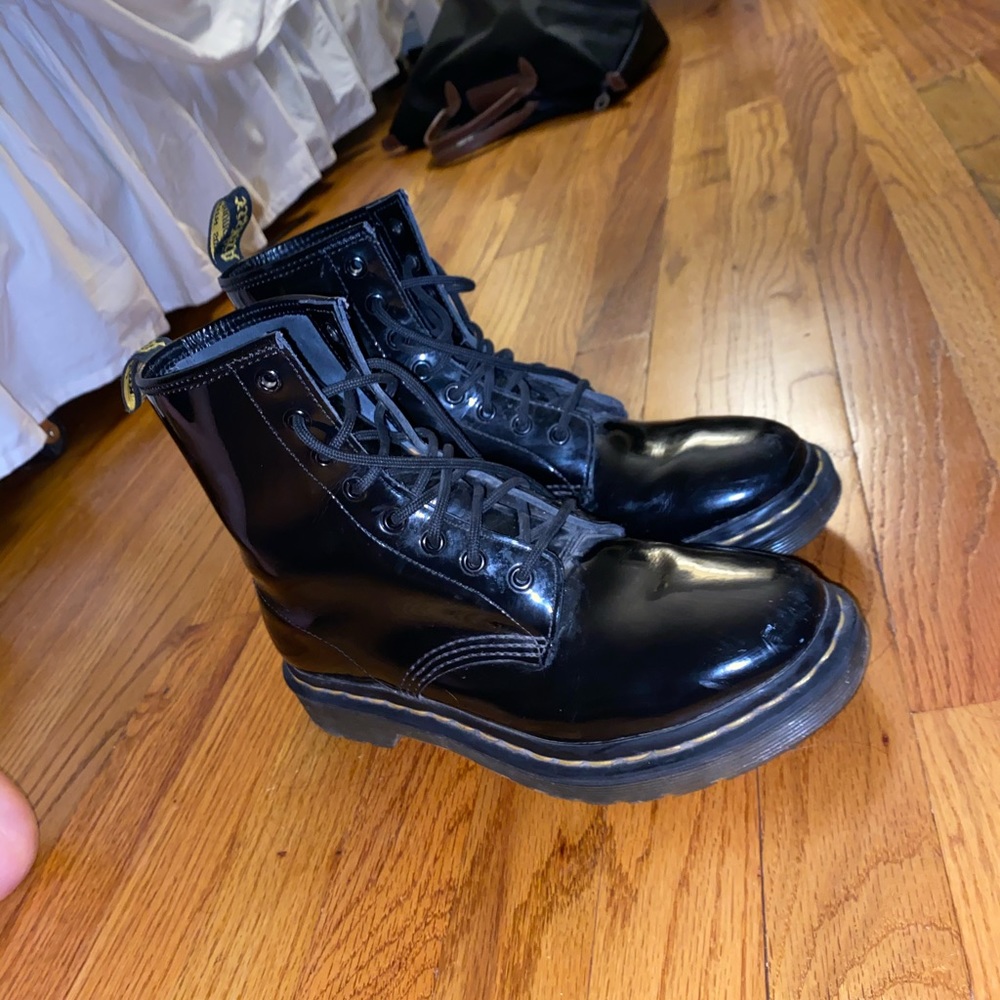 Dr. Martens 1460 PATENT LEATHER LACE UP BOOTS